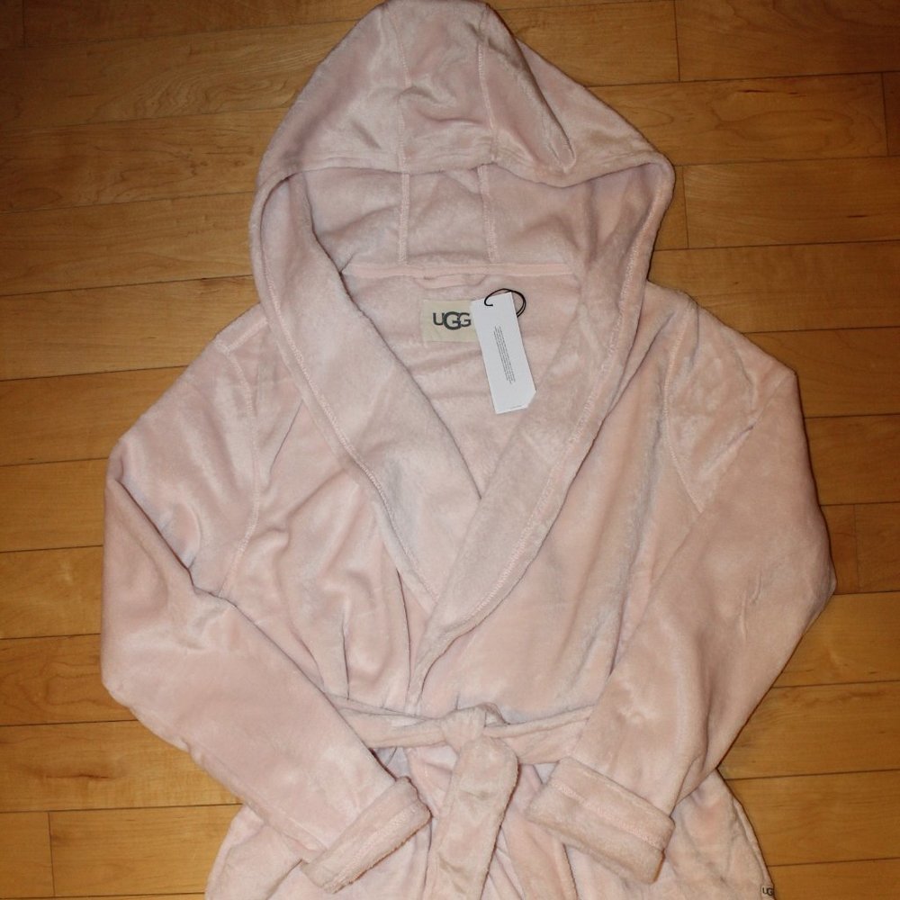 NWT UGG WOMEN'S PLUSH VELOUR PINK BATHROBE - Picture 2 of 7